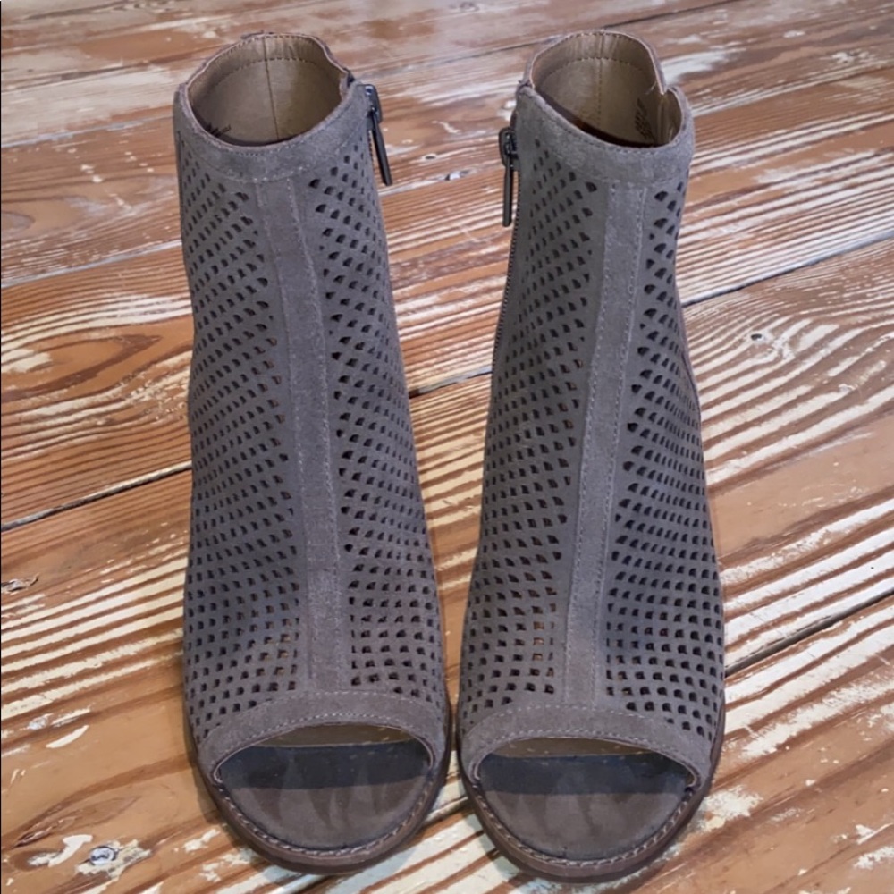 Lucky brand heels